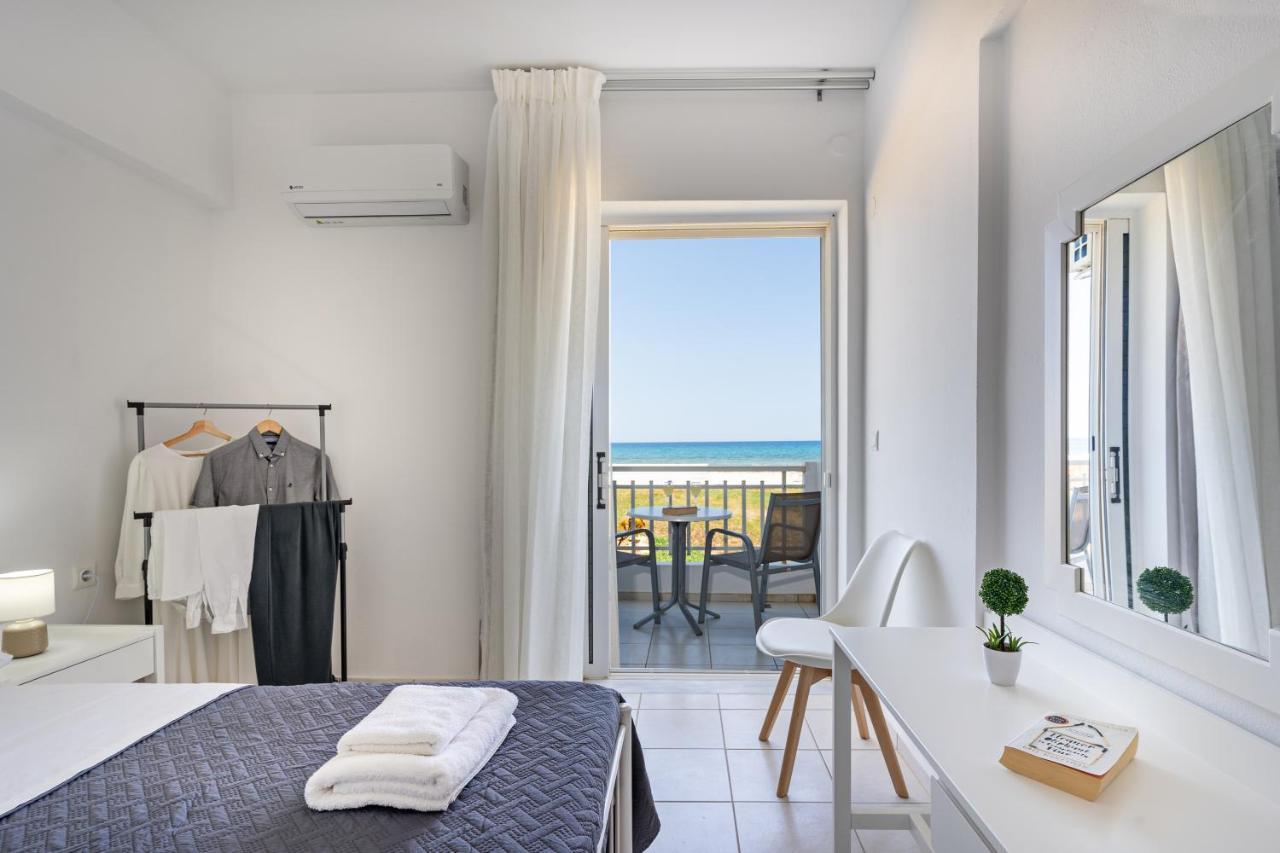 Azure Seaside Apts Magnisía Exteriör bild