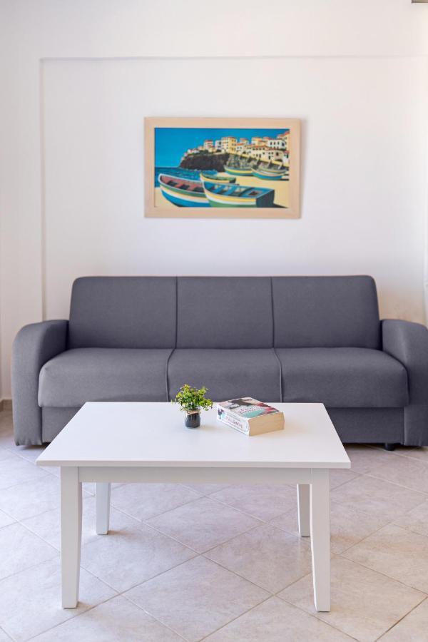 Azure Seaside Apts Magnisía Exteriör bild